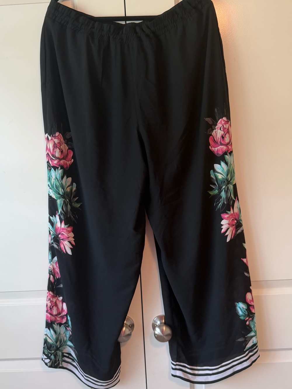 JM Collection Floral Pull On pants - Picture 5 of 6